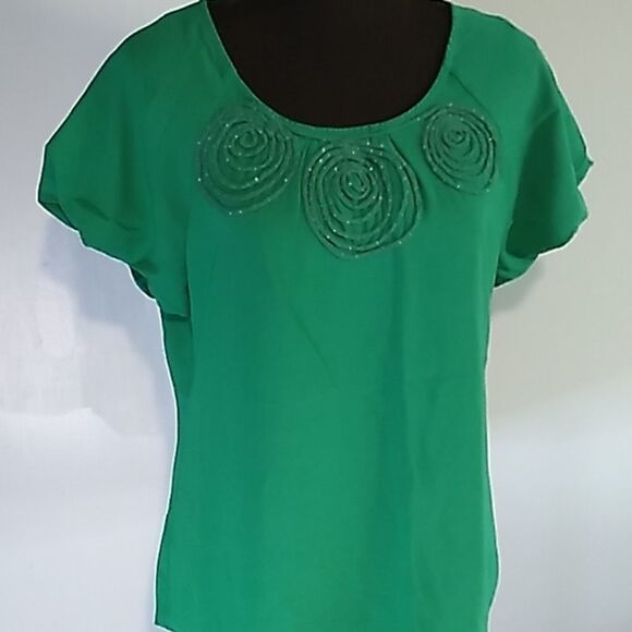 Apostrophe swirl neck green bell sleeve blouse - Picture 2 of 11